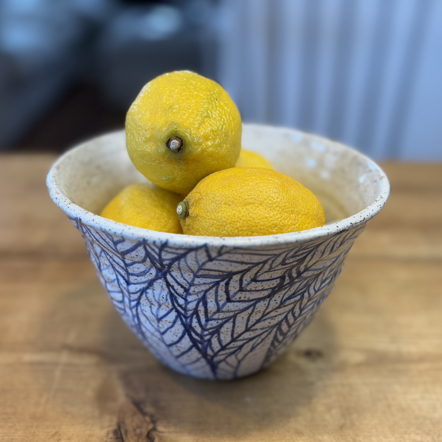 Hand-Drawn Leaf Motif Stoneware Bowl