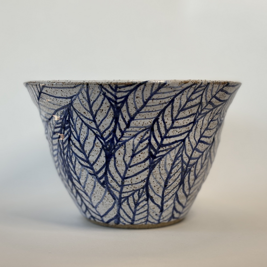 Hand-Drawn Leaf Motif Stoneware Bowl